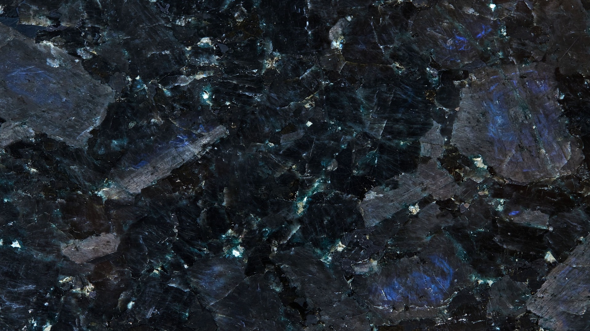 Black marble and black granite – discover the true name of the stone